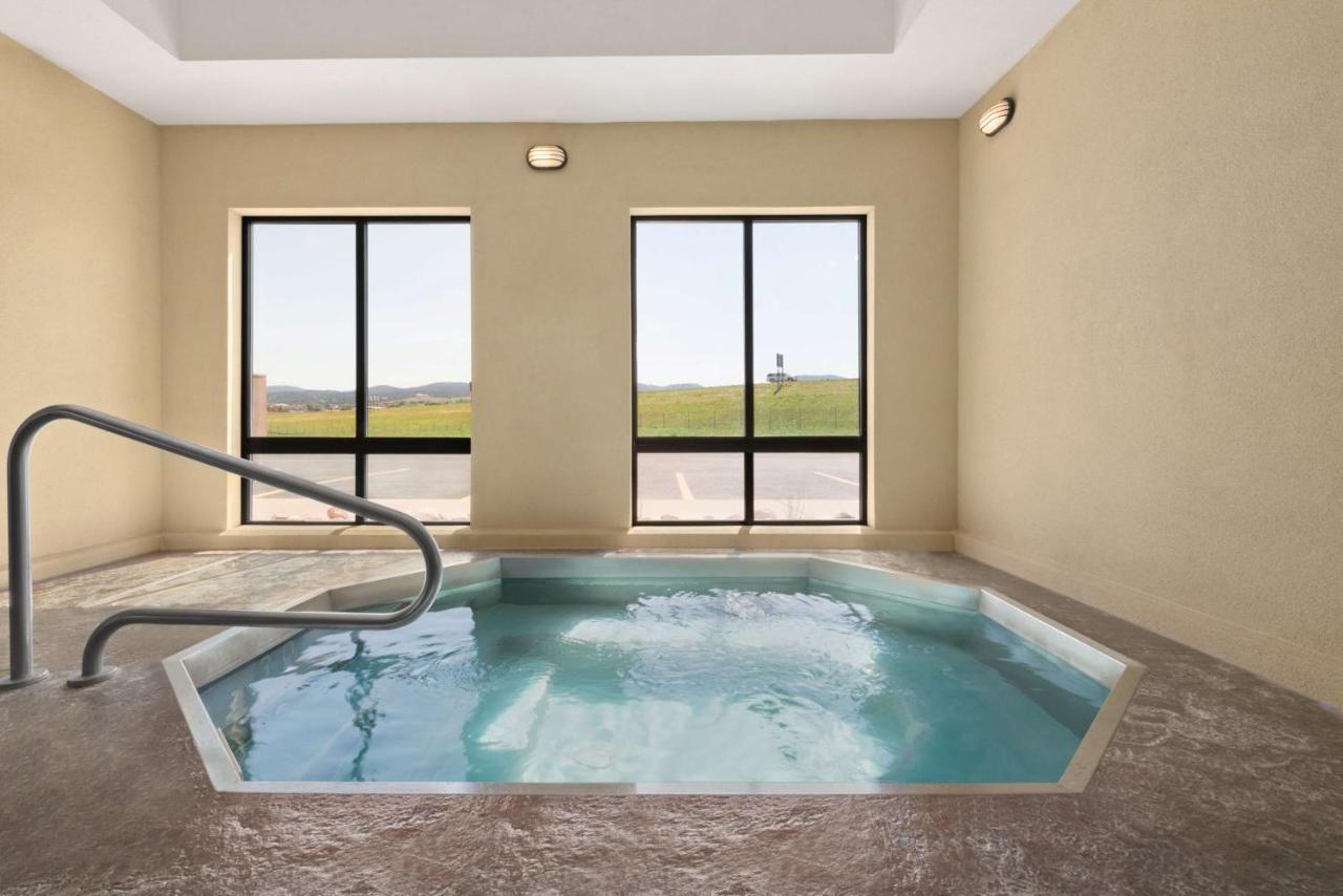 Hampton Inn Spearfish Exterior photo